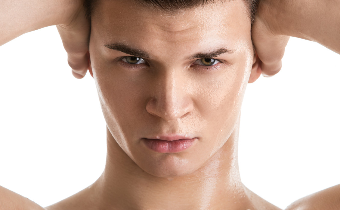 Τα καλύτερα προϊόντα για άνδρες με λιπαρό δέρμα στο πρόσωπο και το τριχωτό της κεφαλής: Κορυφαίες επιλογές και συμβουλές