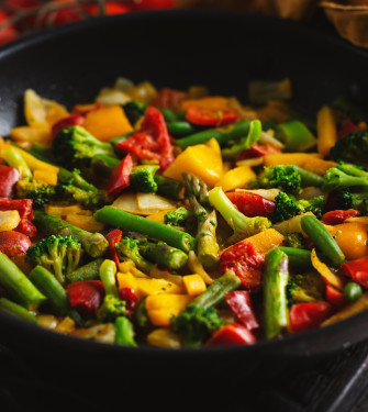 Υγιεινή ασιατική συνταγή λαχανικών Stir-Fry - Ένα θρεπτικό γεύμα κατά της γήρανσης