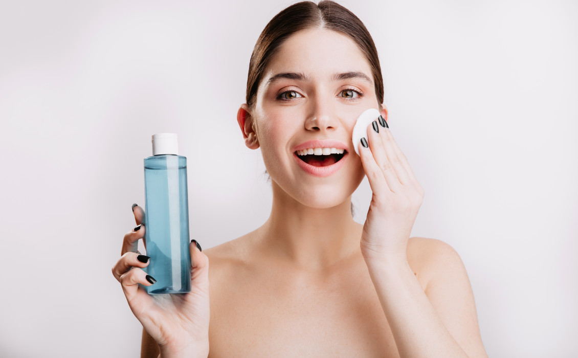 Τονωτικό προσώπου για λιπαρό δέρμα: Τα οφέλη και τα κορυφαία συστατικά που πρέπει να αναζητήσετε